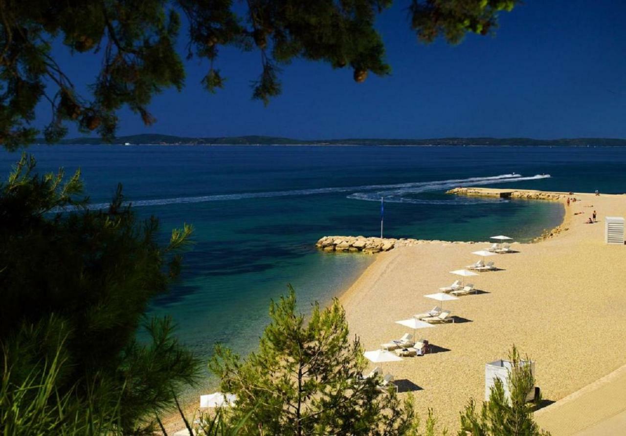 Holiday Home Aspalathos - With Free Parking, Near The Beach, A Few Minutes' Walking Distance To The Unesco Palace Спліт Екстер'єр фото