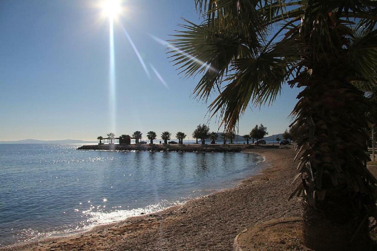 Holiday Home Aspalathos - With Free Parking, Near The Beach, A Few Minutes' Walking Distance To The Unesco Palace Спліт Екстер'єр фото