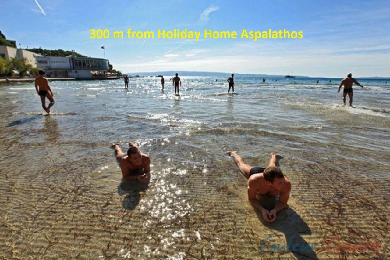 Holiday Home Aspalathos - With Free Parking, Near The Beach, A Few Minutes' Walking Distance To The Unesco Palace Спліт Екстер'єр фото